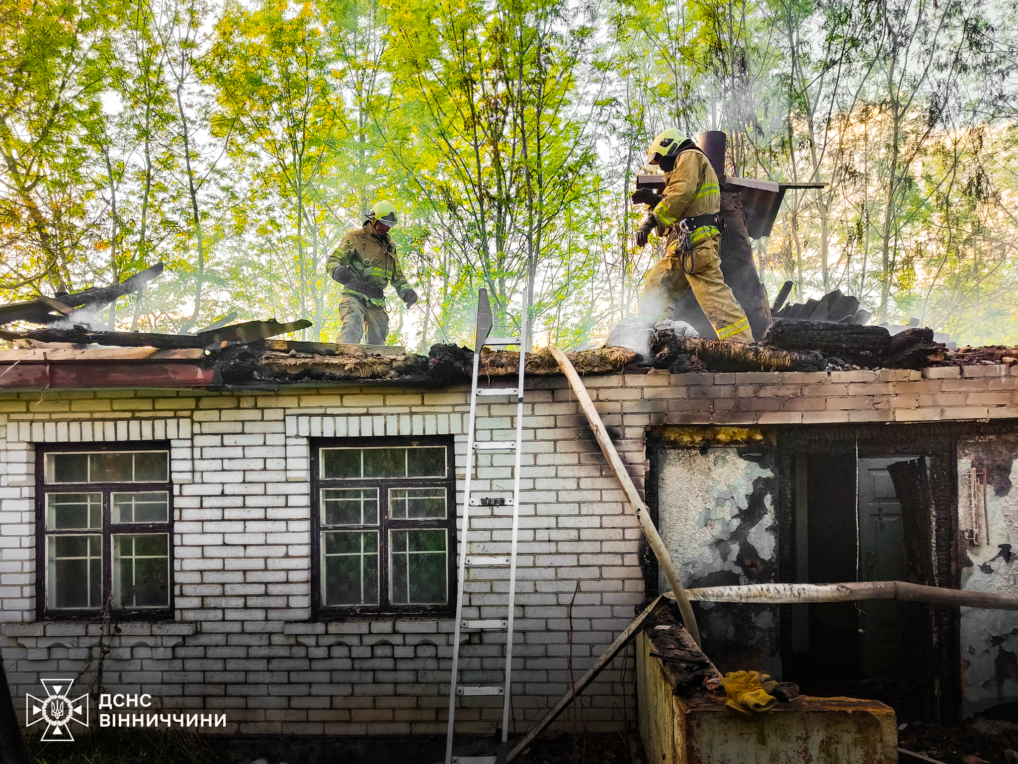 На Вінниччині за добу сталося 6 пожеж: горіли будинки, техніка та суха рослинність
