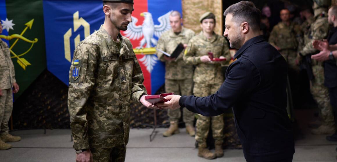 Військового з Вінниччини нагородили орденом «За мужність» ІІІ ступеня