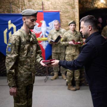 Військового з Вінниччини нагородили орденом «За мужність» ІІІ ступеня
