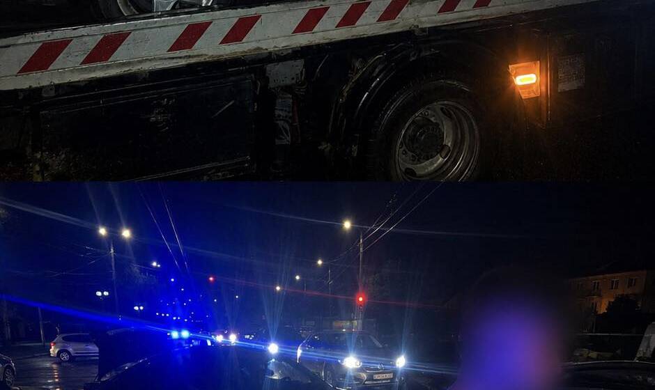 П’яний, без прав і страховки: у Вінниці водій BMW протаранив дорожню огорожу