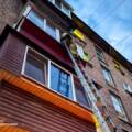 У Козятині рятувальники через балкон діставалися до пенсіонера, якому стало зле