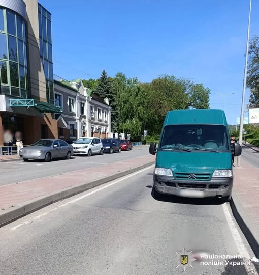 У Могилів-Подільському авто збило жінку: поліція розслідує ДТП