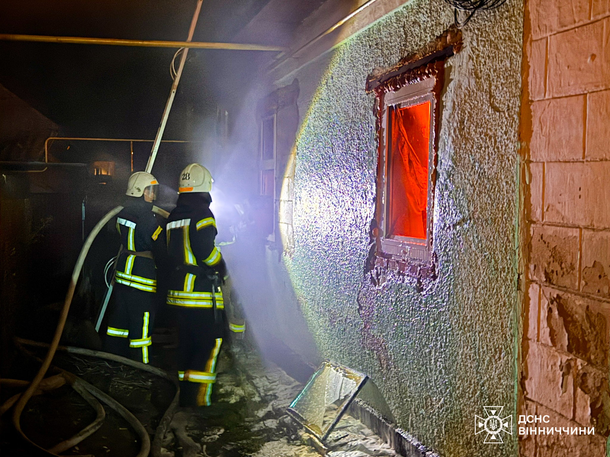 На Вінниччині палали магазин, мікроавтобус та екосистеми