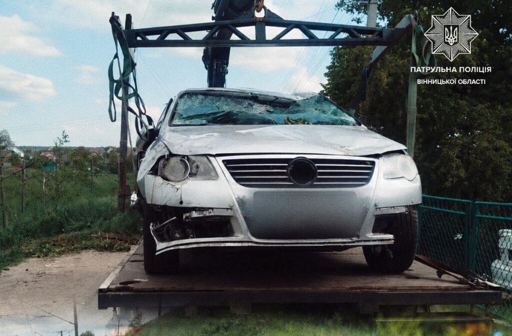 У Вінниці 18-річний нетверезий водій перекинувся на залізничних коліях