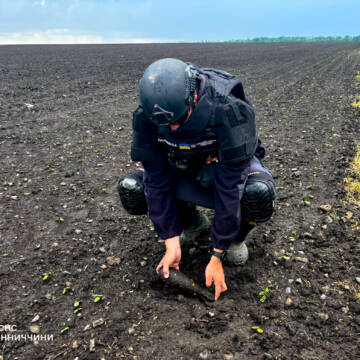 Робота в полі ледь не обернулася трагедією: на Вінниччині знешкодили мінометну міну