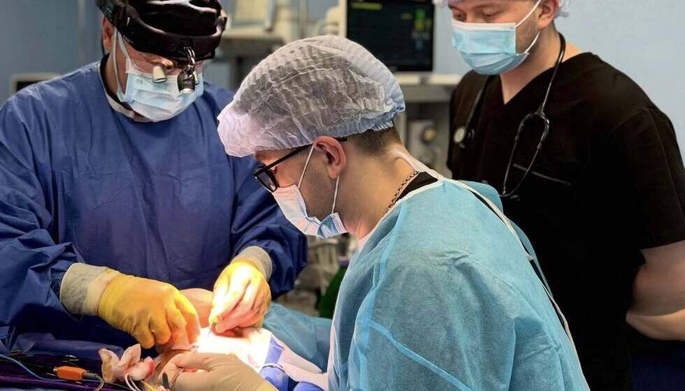 У Вінниці провели унікальну операцію з відновлення міміки після паралічу обличчя