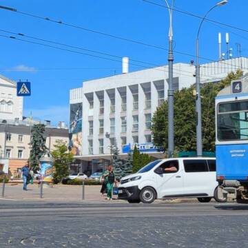 У центрі Вінниці зупинився електротранспорт: маршрути змінено
