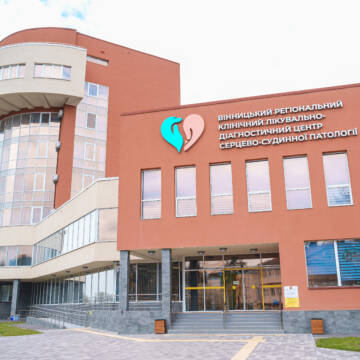 Вінницькі лікарі провели операцію з імплантації клапана через судину