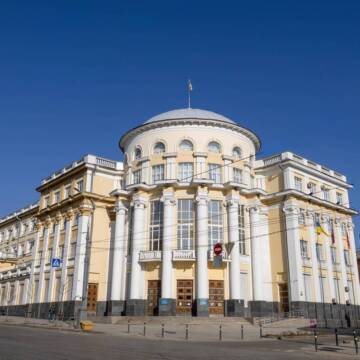 Передача ліцею, зняття земельного питання та наглядові ради в лікарнях: проходить 81-ша сесія Вінницької облради