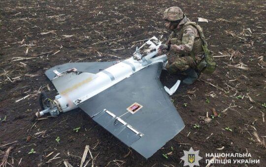 Вибухотехніки поліції знешкоджують залишки ворожих дронів на Вінниччині (ВІДЕО)