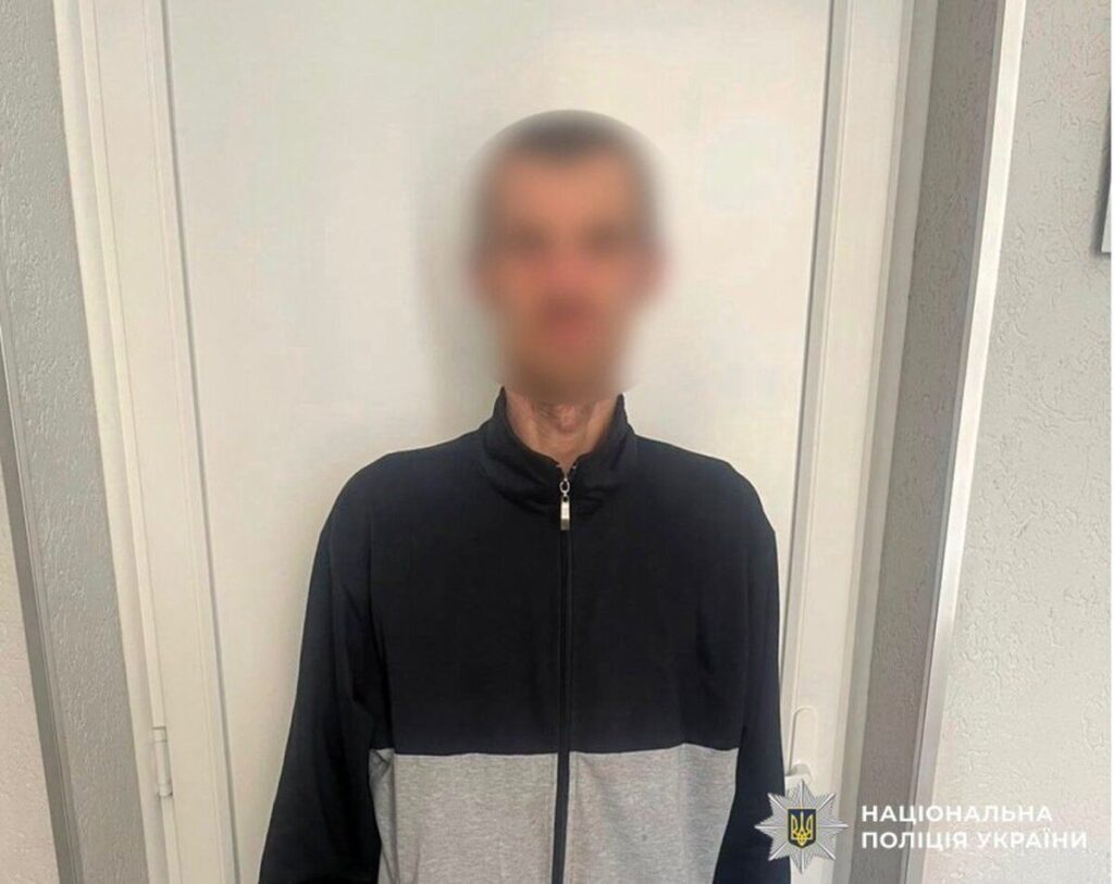Піймали на місці злочину: у Вінниці чоловік намагався обікрасти офіс