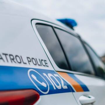 На Київському мосту у Вінниці патрульні врятували жінку