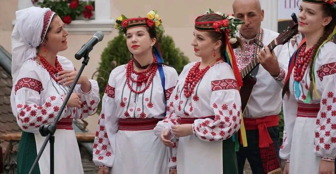 Голос Поділля підкорив Закарпаття: вінницький ансамбль «З роси й води» переміг на всеукраїнському фестивалі