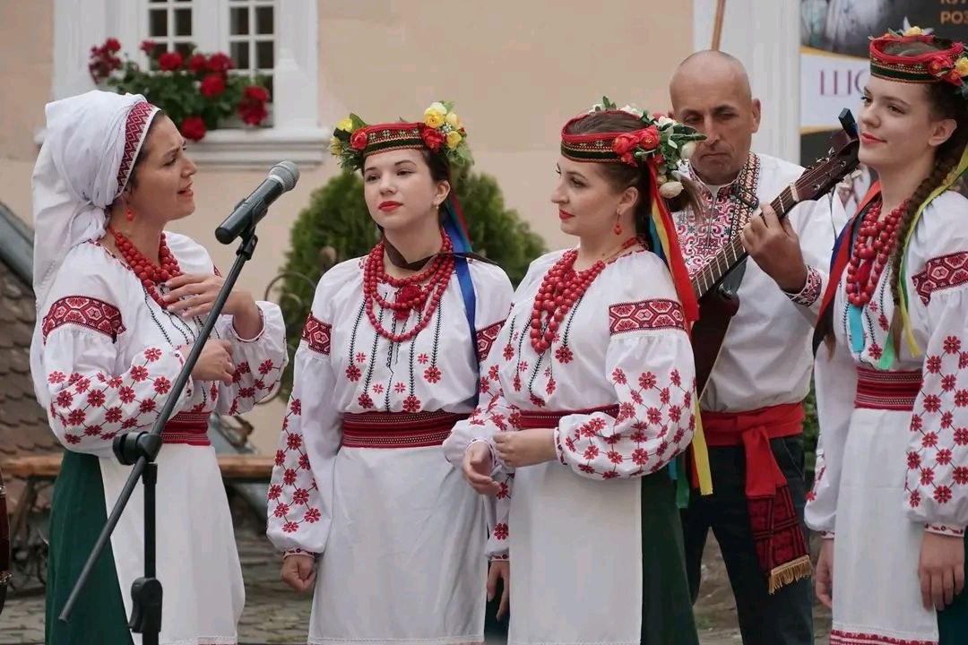 Голос Поділля підкорив Закарпаття: вінницький ансамбль «З роси й води» переміг на всеукраїнському фестивалі