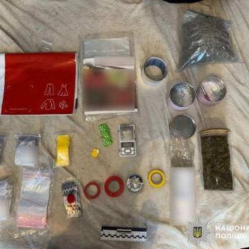 У Вінниці 24-річну жінку викрили на збуті амфетаміну