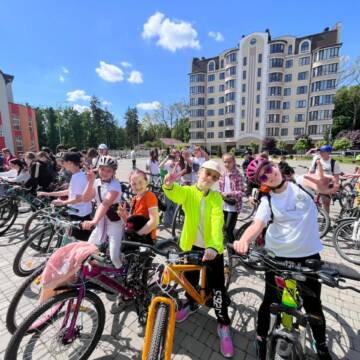 Велодень 24 гімназія (1) У Вінниці школярі гімназії №24 подолали веломаршрут містом