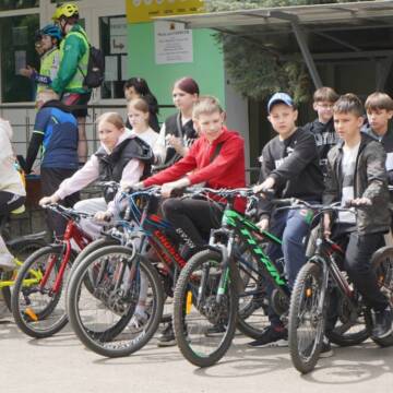 Велозаїзд школярі (2) Учні ліцею №29 підкорювали вінницькі велодоріжки у межах проєкту «Pro Вело»