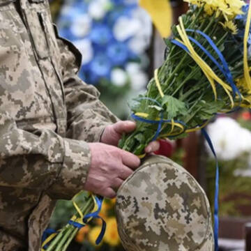 місто Останньою земною дорогою Вінниця проводжає 19-річного прикордонника Едема Алієва