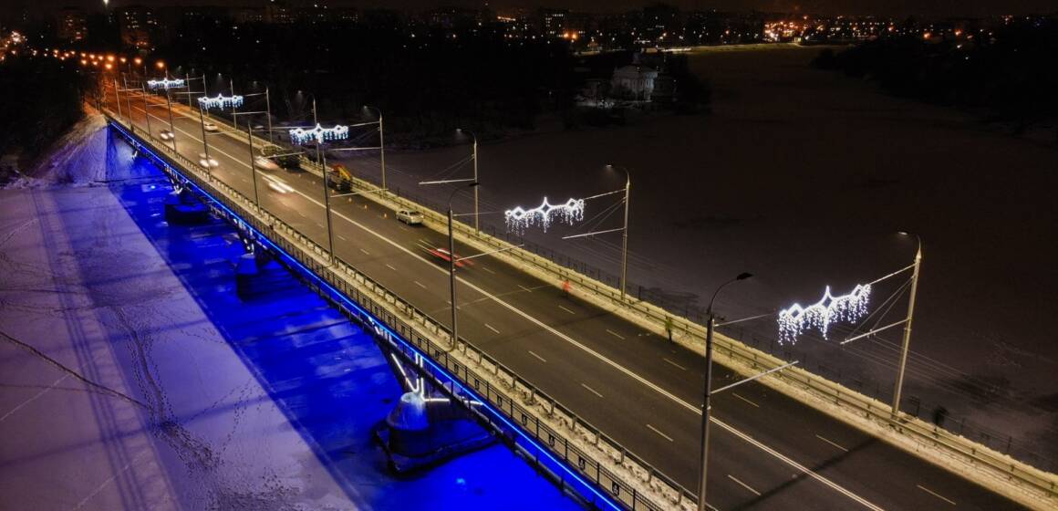 У Вінниці поліцейські встигли втримати жінку від стрибка з мосту