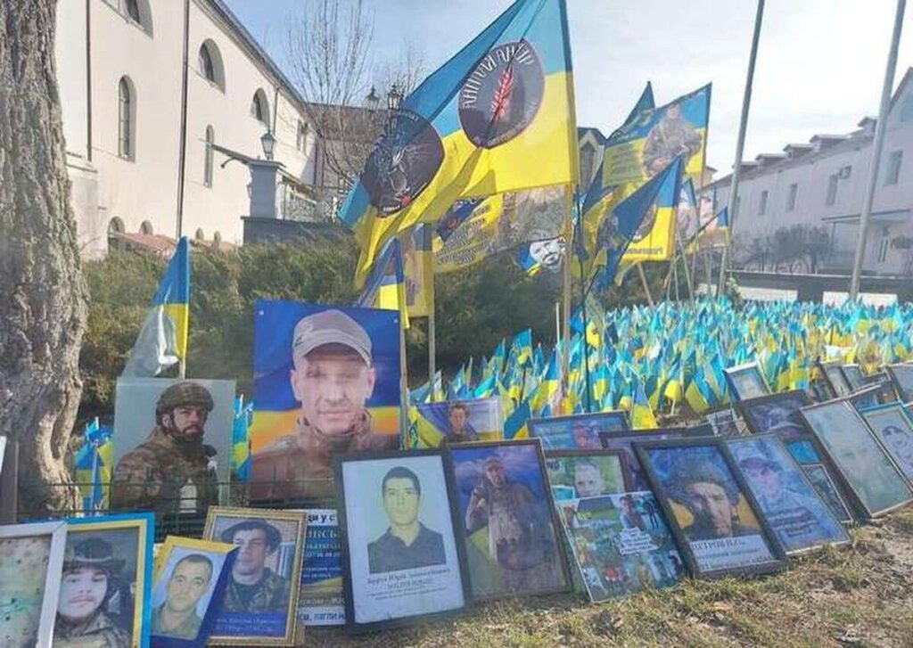 У центрі Вінниці тимчасово приберуть меморіальні прапори через ремонт тепломережі