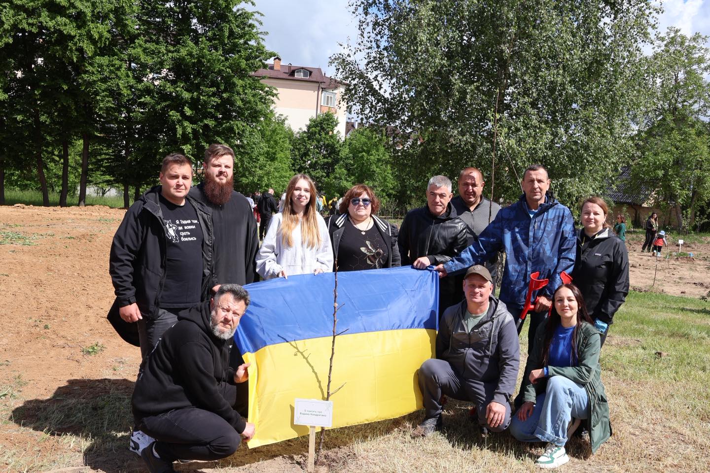 У Вінниці під час акції «Сад підтримки 2.0» висадили дерева та зібрали понад 70 тисяч гривень для військових