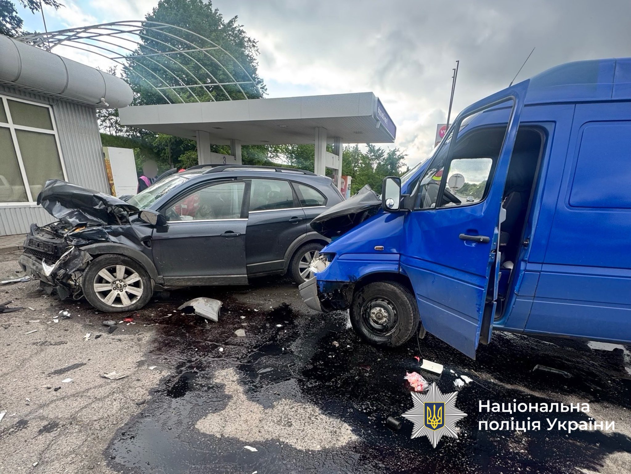 На Вінниччині сталася автотроща: зіштовхнулися три авто