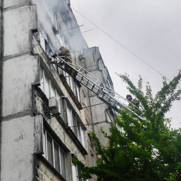 У Вінниці через недопалок загорівся балкон багатоповерхівки