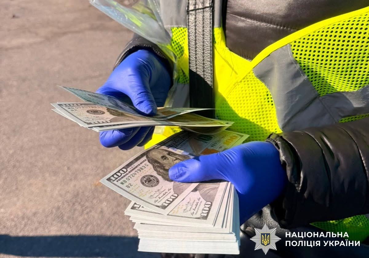 На Вінниччині СБУ та поліція затримали жінку, яка торгувала довідками для ТЦК за 6000 доларів