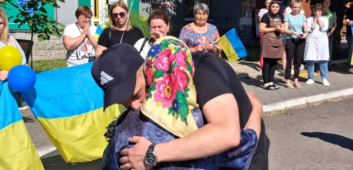 722560488_1317992247205741_5374041124264708535_n Онук повернувся з пекла: на Вінниччині зустріли захисника Маріуполя