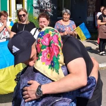 Онук повернувся з пекла: на Вінниччині зустріли захисника Маріуполя