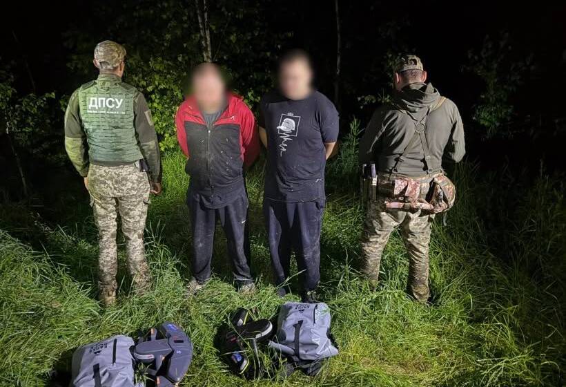 Заплив на акваскутерах: на Вінниччині прикордонники затримали двох братів-харків’ян