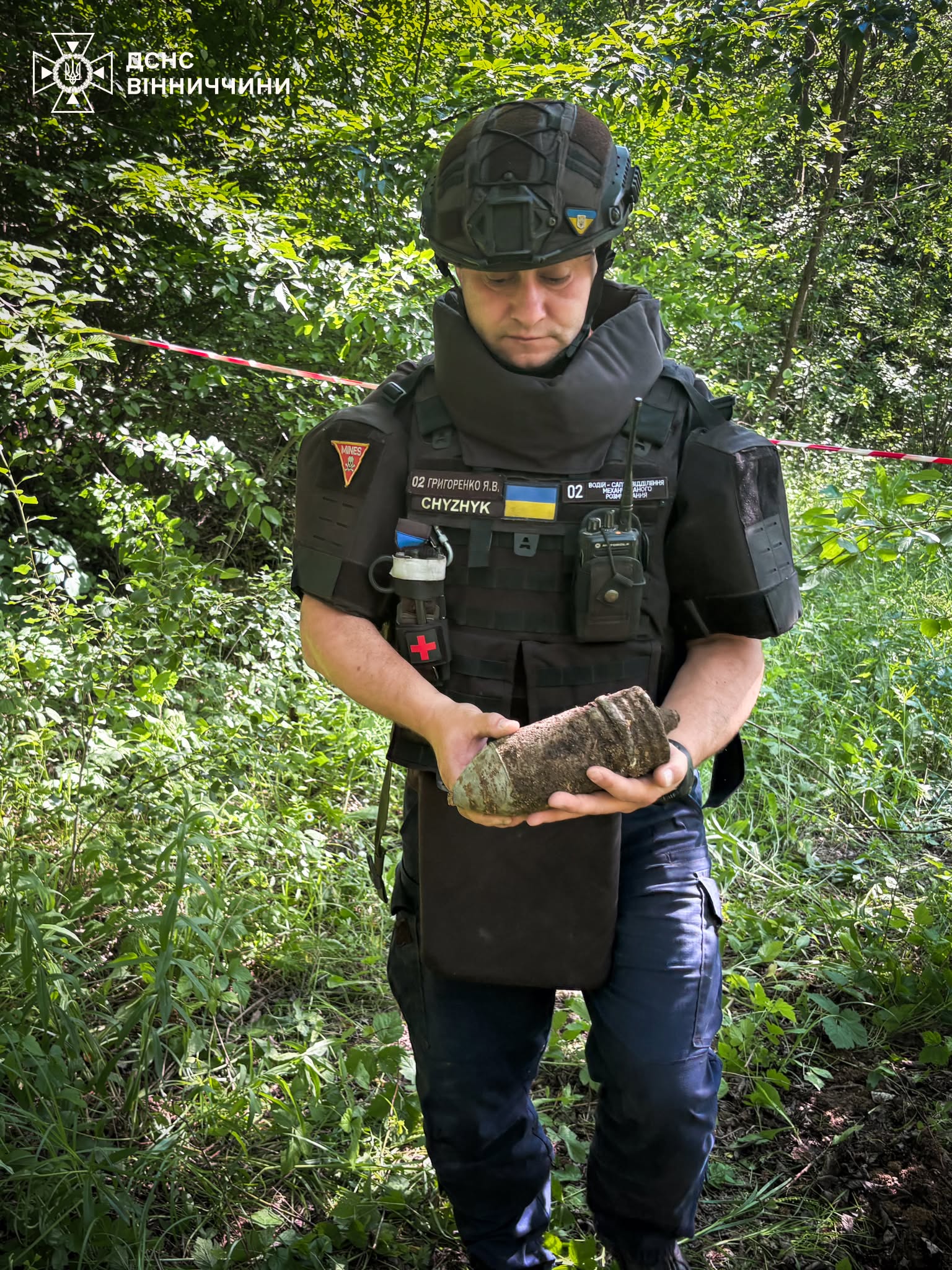 Небезпечна розкопка: на Вінниччині в двох районах знайшли боєприпаси часів минулих війн