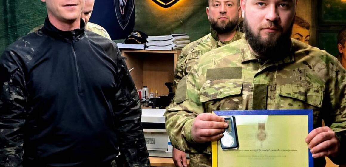 Воїн із Бершаді Іван Цуканов нагороджений відзнакою Президента «За оборону України» та «Срібним хрестом»