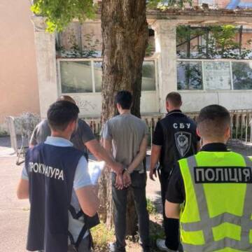 Бронювання за 8 000 доларів: у Вінниці «на гарячому» взяли чергового ділка