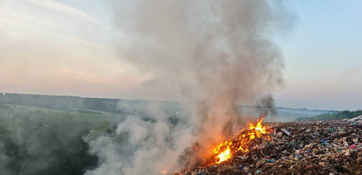 На Вінниччині за добу сталося сім пожеж: горіли екосистеми, квартира та вантажівка
