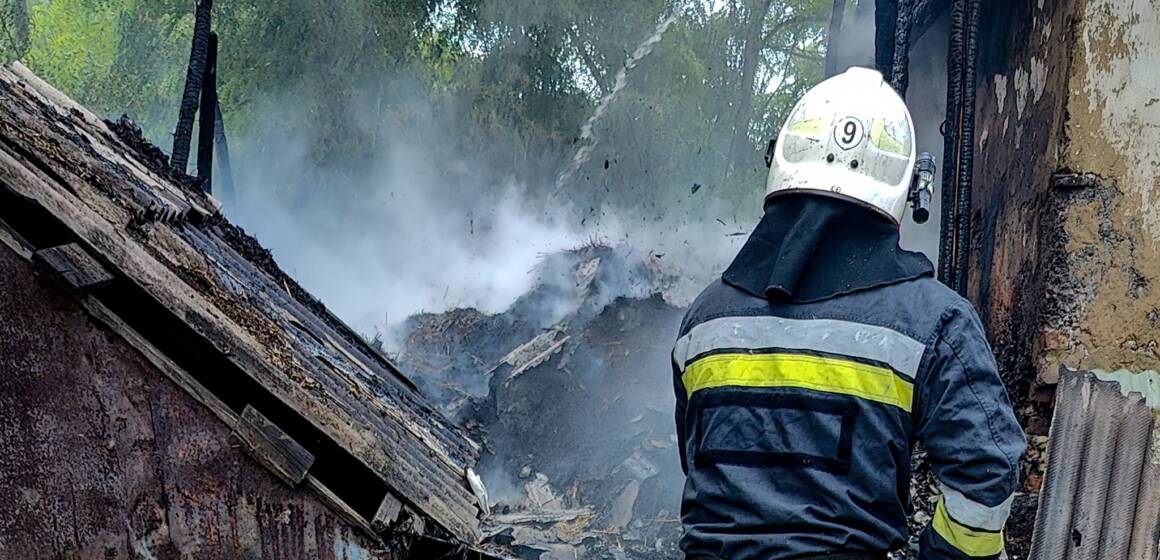 Дев’ять пожеж за добу: рятувальники Вінниччини працювали без перепочинку