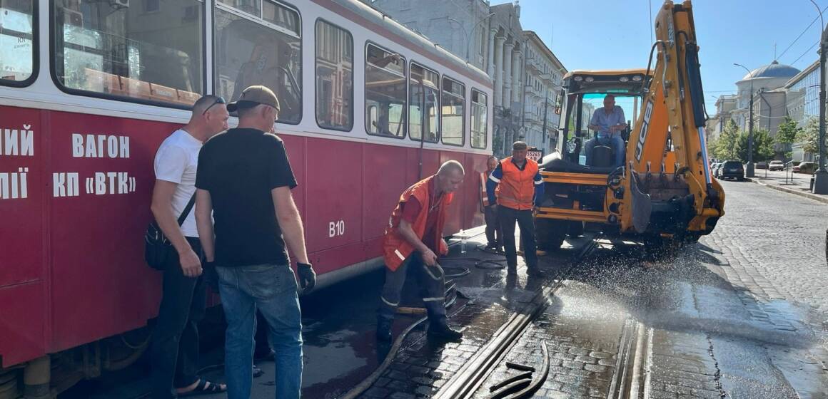 У Вінниці через аномальну спеку деформувалася рейка: рух трамваїв відновили