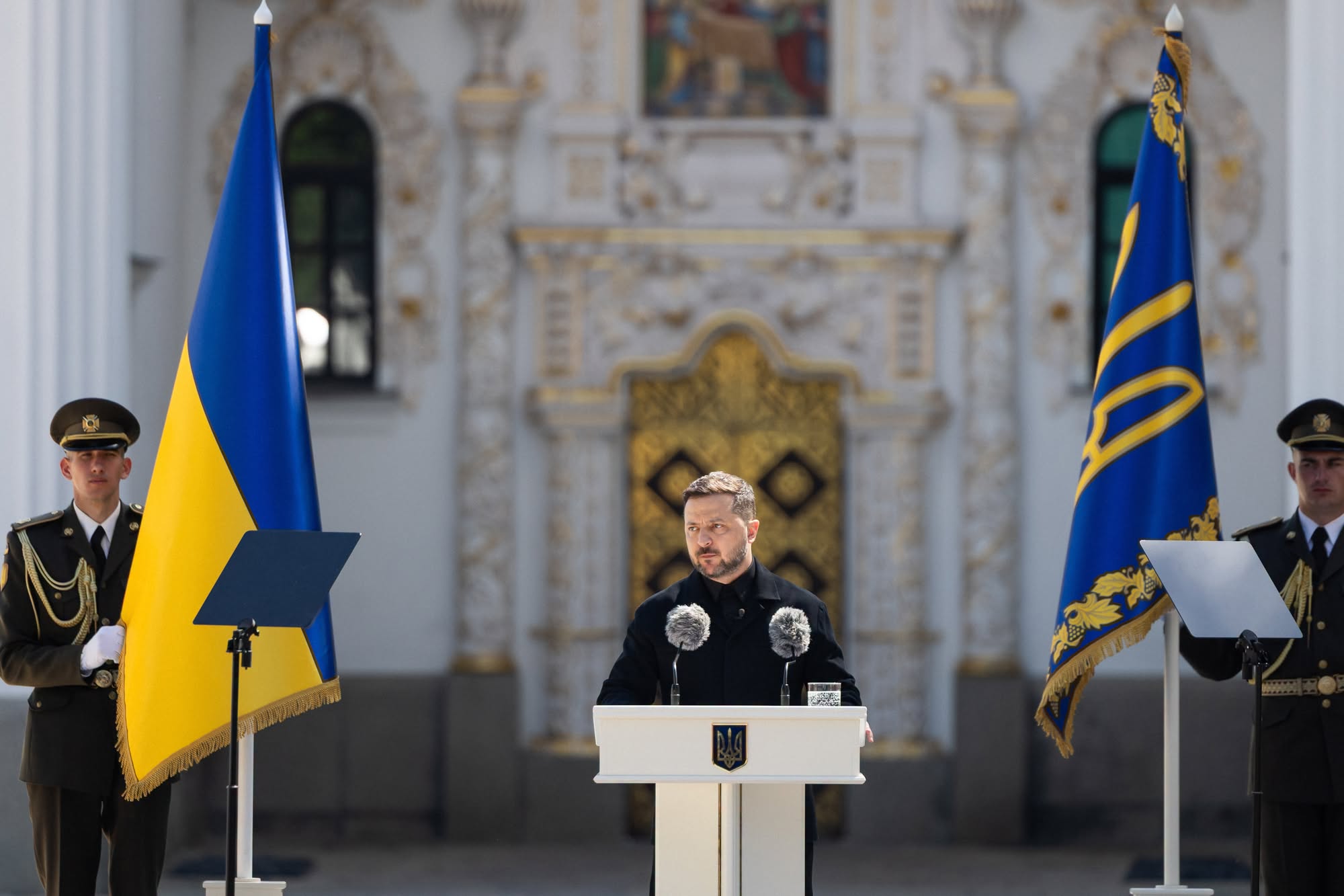 Президент України відзначив високими державними нагородами п’ятьох вінничан