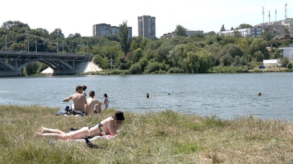 Кишкові палички та яйця аскарид: на яких пляжах Вінниці категорично не рекомендують купатися