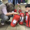 Безпечніші укриття: вінницькі ОСББ отримали 40 вогнегасників від благодійників