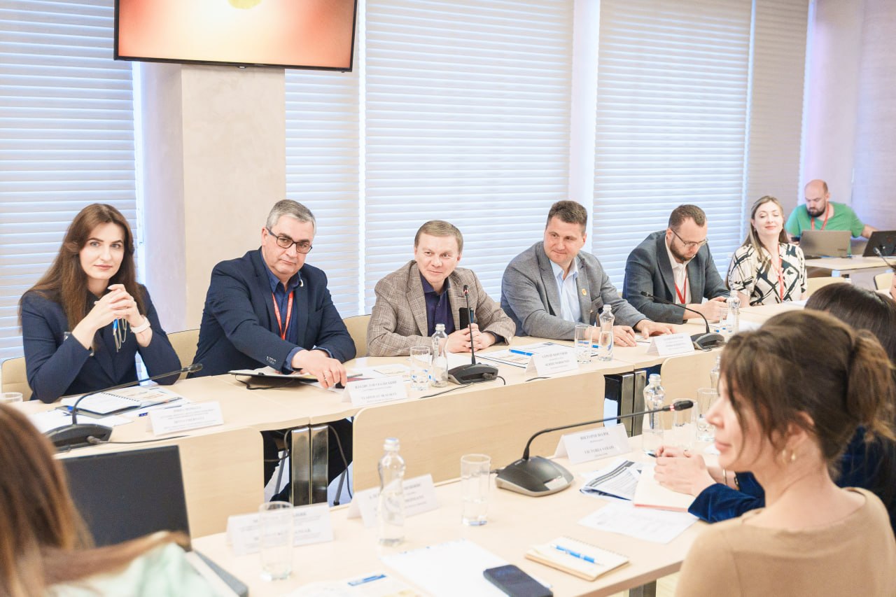 Гранти по 120 тисяч франків та зелений перехід: у Вінниці презентували швейцарську програму
