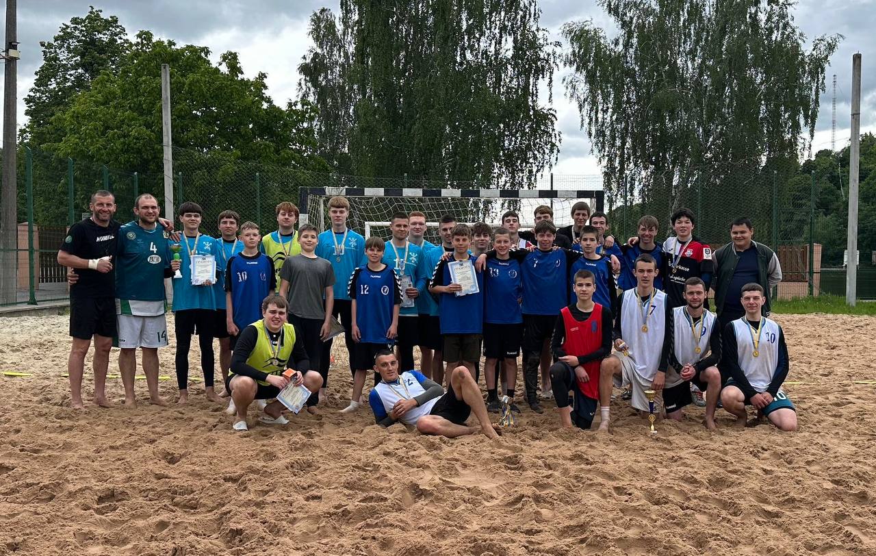 У місті відбувся відкритий чемпіонат з пляжного гандболу