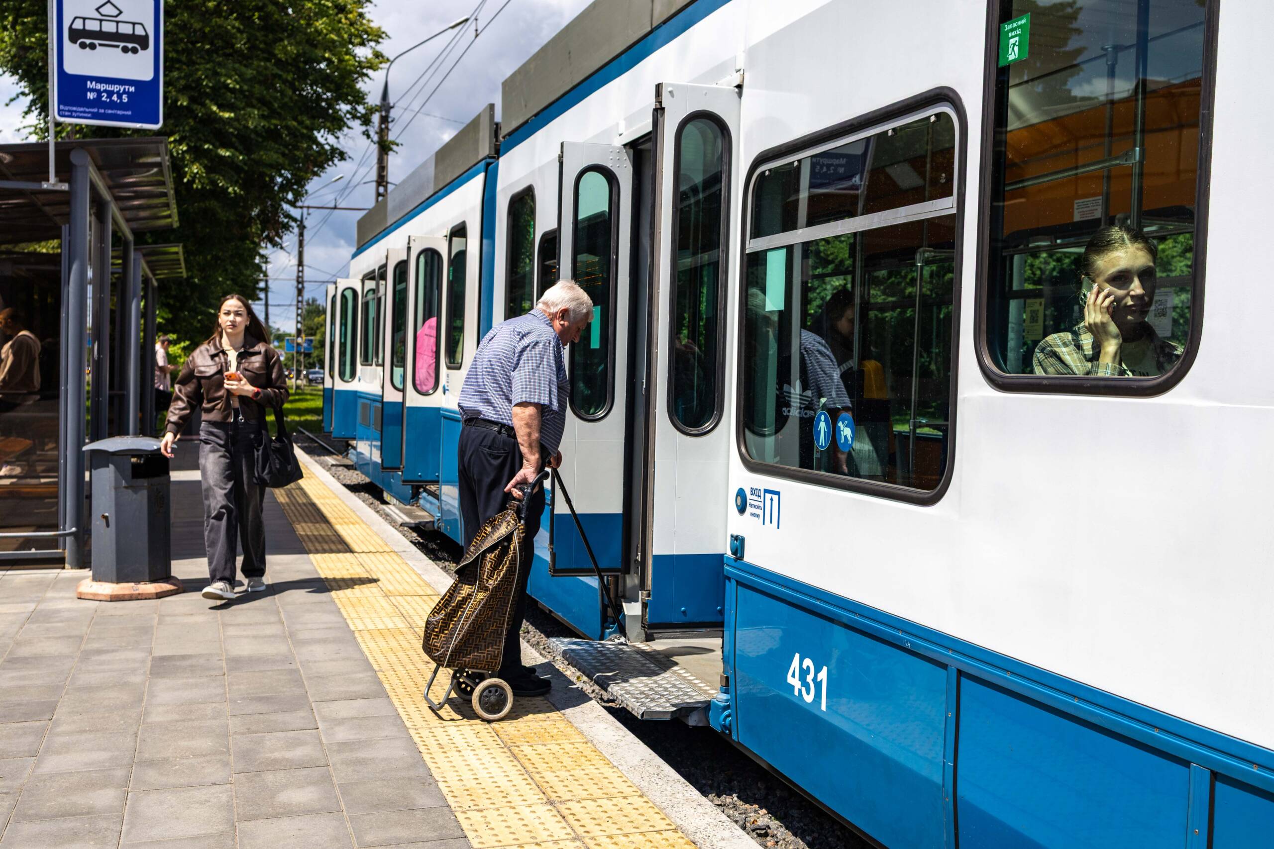 У Вінниці випустили на колії вже другий низькопідлоговий трамвай Tram2000