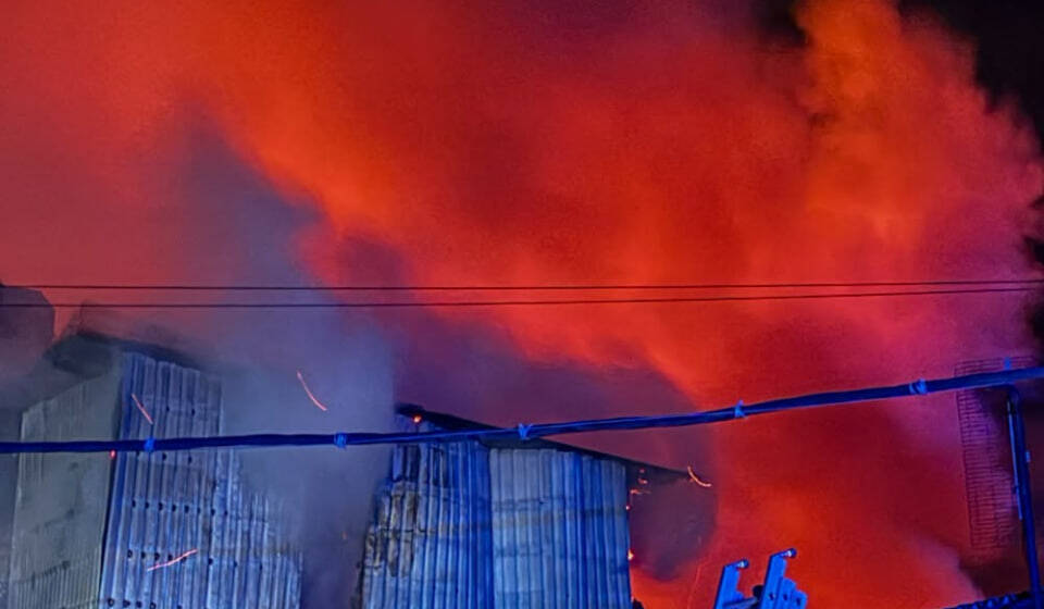 11 У Вінниці рятувальники вночі ліквідували масштабну пожежу на вулиці Шимка