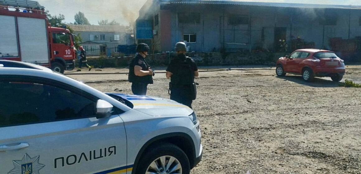 5433955987288168738 Воєнний злочин у Гайсині: внаслідок влучання ворожих БпЛА по Новій Пошті постраждали 8 осіб