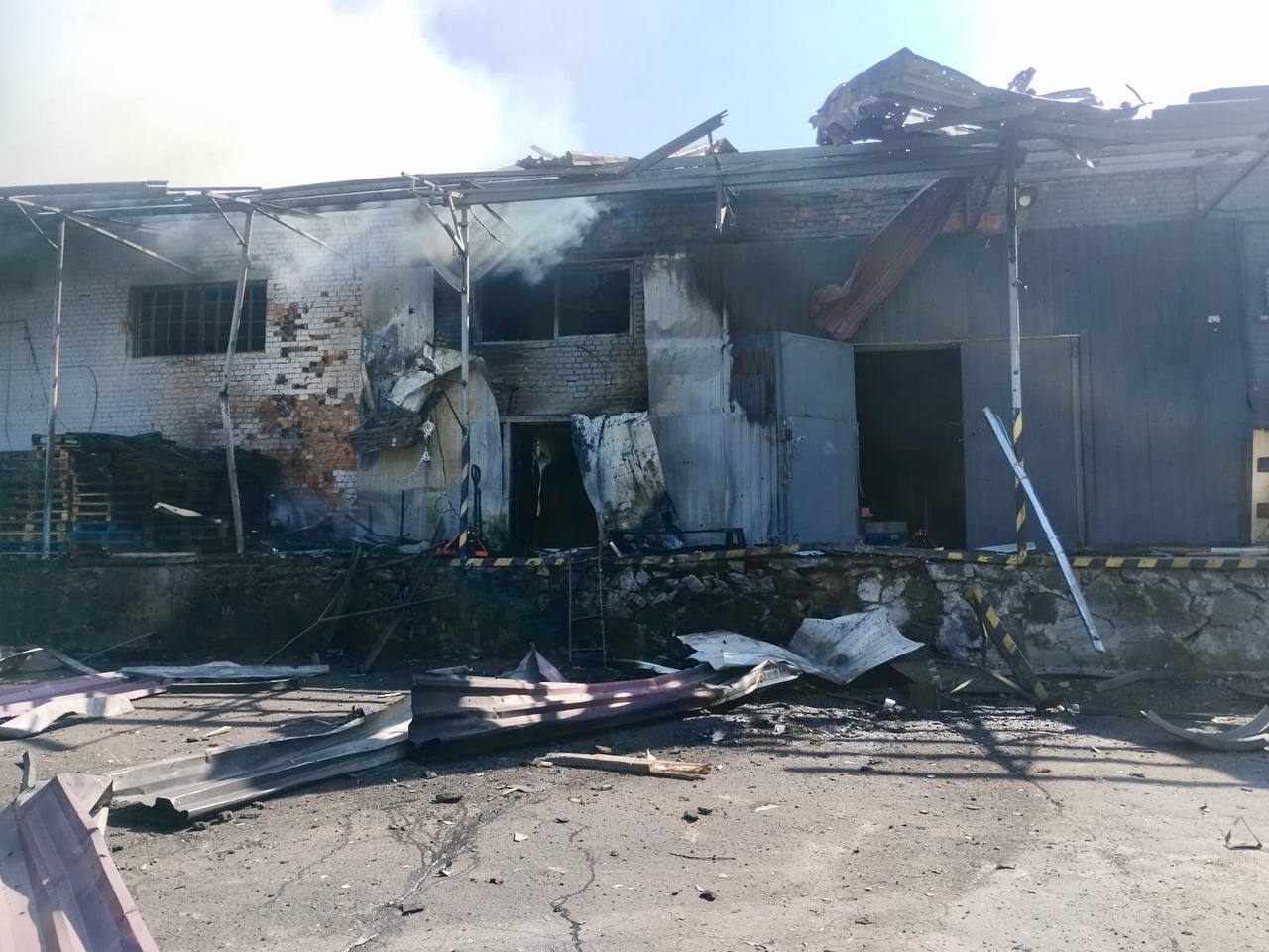 росія вдарила по «Новій пошті» на Вінниччині: серед п’яти постраждалих — 19-річний хлопець