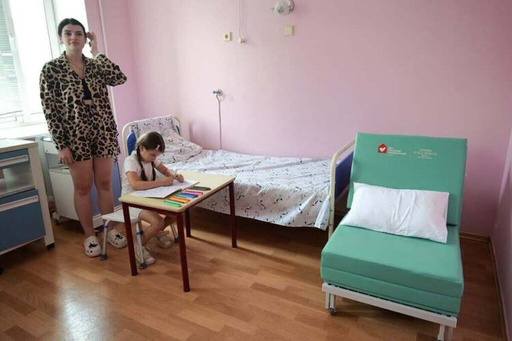 У Вінницькій дитячій лікарні з’явилися ліжка для батьків пацієнтів