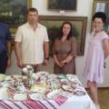 Канадська меценатка передала Вінницькому музею раритетну колекцію посуду