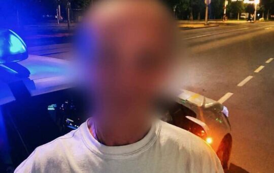 У Вінниці патрульні затримали чоловіка, який переховувався від суду