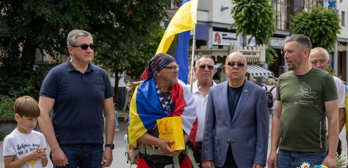 Латвійський волонтер завершив у Вінниці 1400-кілометровий благодійний марафон задля допомоги ЗСУ